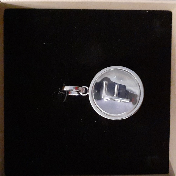BURBERRY CHARM. LETTER F AUTHENTIC NEW BOX - Picture 2 of 5